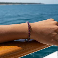 Ovales (6x4mm) Tennisarmband mit Rubin in Laborfarbe (Taubenblut) aus 18-karätigem Weißgold-Vermeil