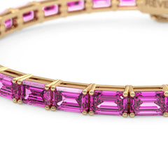 Tennisarmband mit smaragdgeschliffenem (6x4mm) rosa Laborsaphir in 18K Gelbgold-Vermeil
