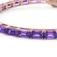 Bracelet de tennis en vermeil or rose 18 carats et saphir violet de laboratoire taille émeraude