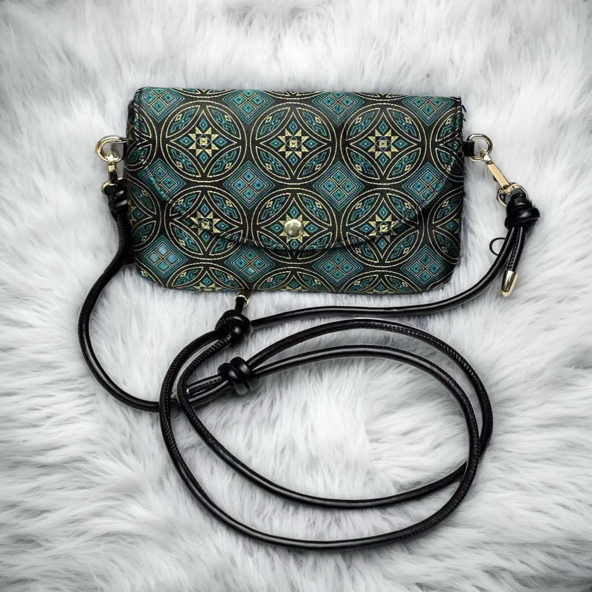 Green 'Swallow of Prosperity' Pattern | Handwoven Crossbody Phone Bag