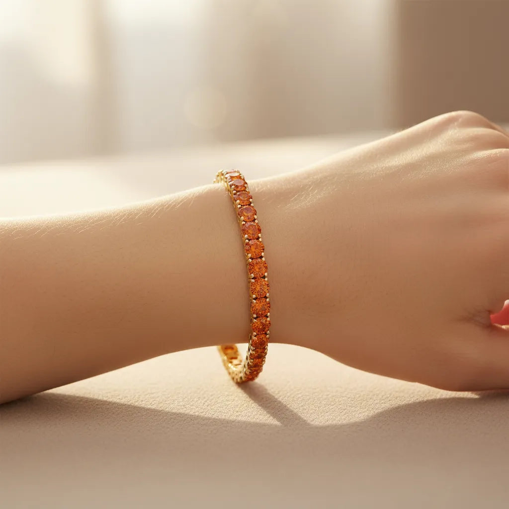 Rundes (4 mm) orangefarbenes Laborsaphir-Tennisarmband aus 18-karätigem Gelbgold-Vermeil