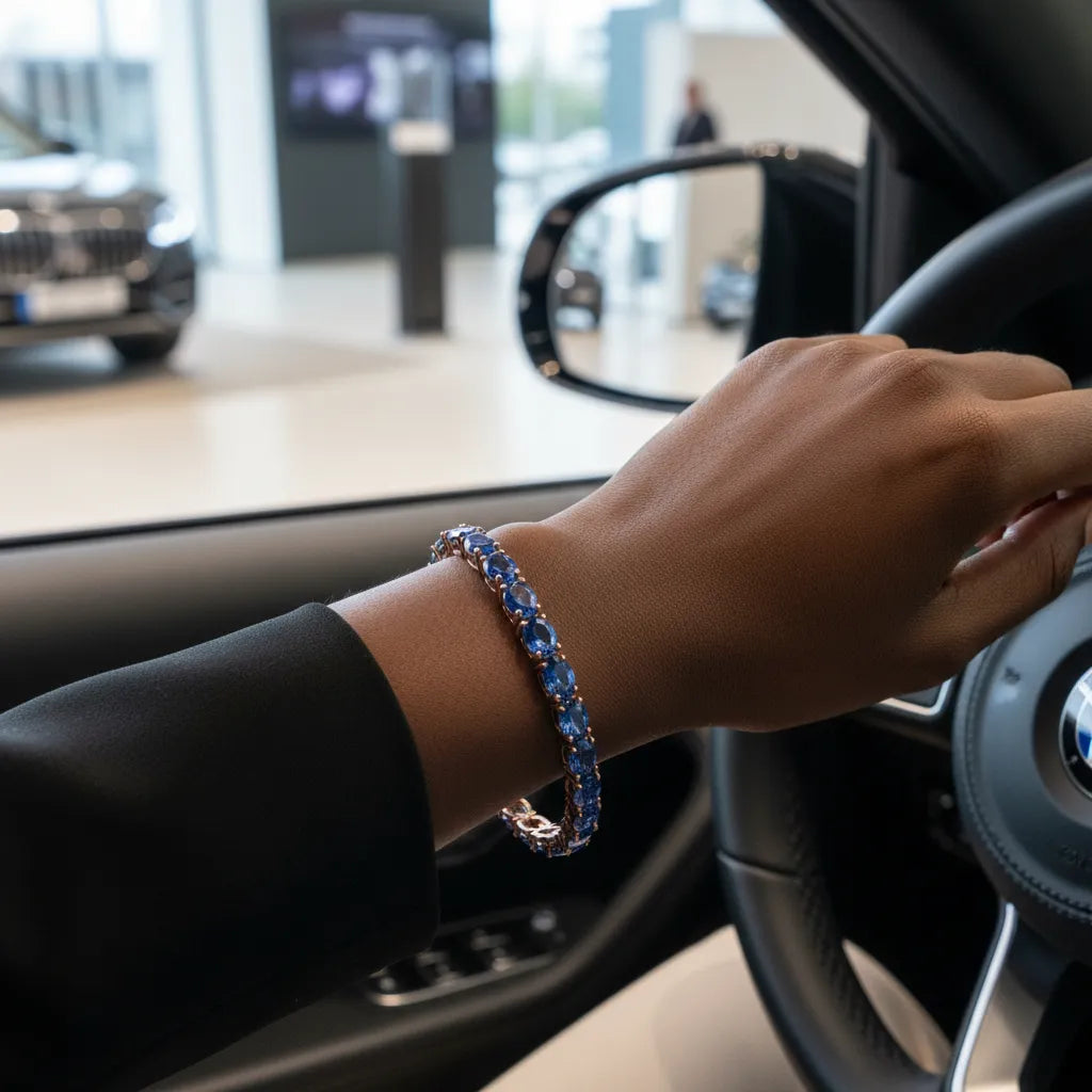 Bracelet de tennis ovale en saphir bleuet de laboratoire, monté sur vermeil en or rose 18 carats