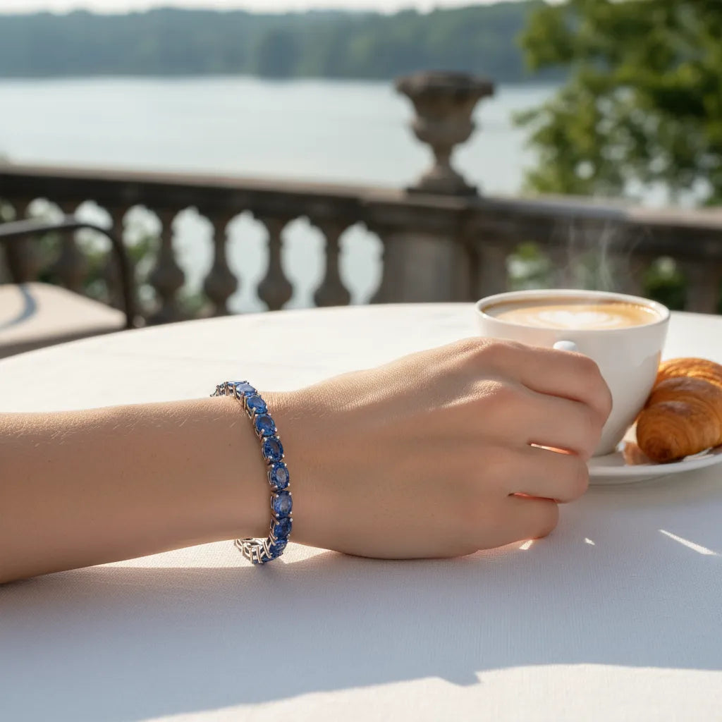 Ovales (6x4mm) Tennisarmband mit laborgeprüftem kornblumenblauem Saphir in 18 Karat Weißgold-Vermeil