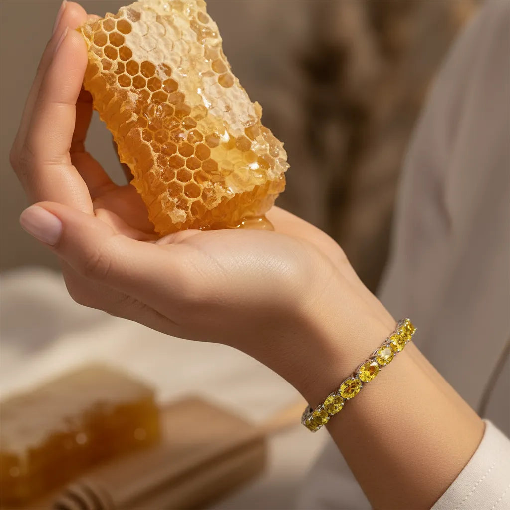 Ovales (6x4mm) Tennisarmband mit gelbem Laborsaphir in 18K Weißgold-Vermeil