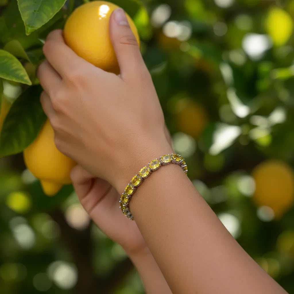 Ovales (6x4mm) Tennisarmband mit gelbem Laborsaphir in 18K Weißgold-Vermeil