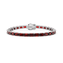 Bracelet de tennis en vermeil d'or blanc 18 carats orné d'un rubis sang de pigeon de laboratoire taille émeraude