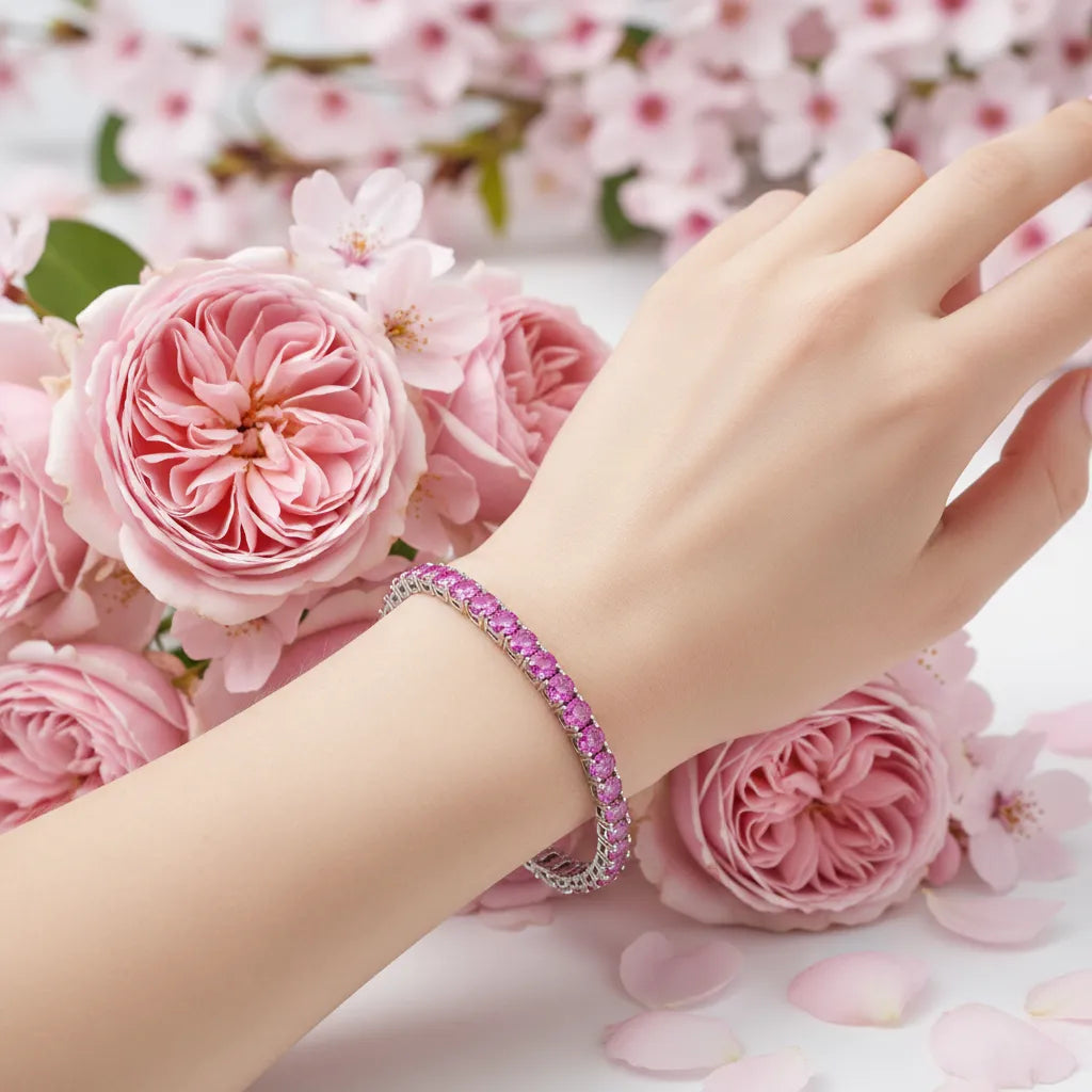 Rundes (4 mm) pinkfarbenes Laborsaphir-Tennisarmband aus 18-karätigem Weißgold-Vermeil