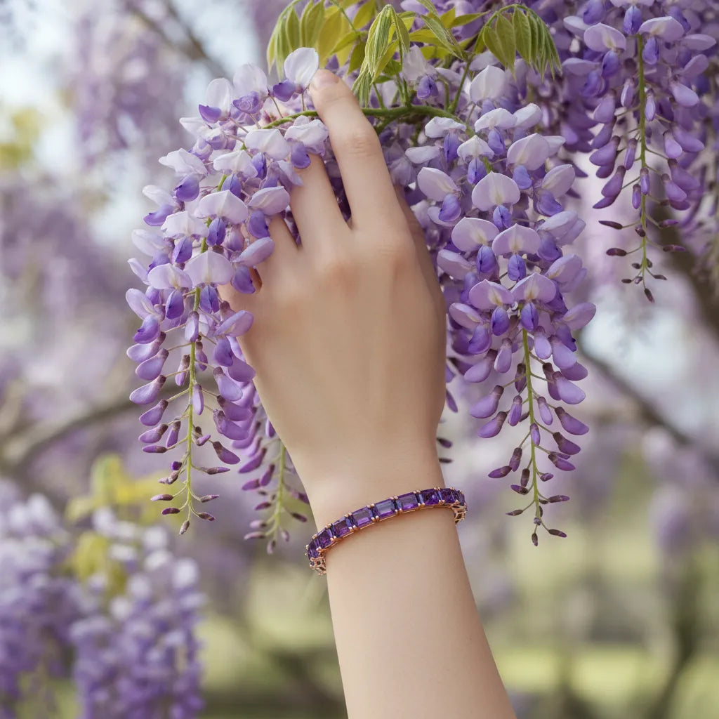 Tennisarmband mit smaragdgeschliffenem (6x4mm) lila Laborsaphir in 18K Roségold-Vermeil