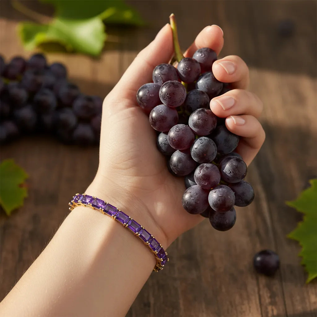 Bracelet de tennis en vermeil d'or jaune 18 carats et saphir violet de laboratoire taille émeraude