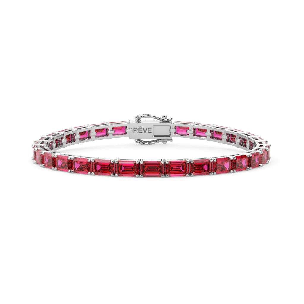 Bracelet de tennis en vermeil d'or blanc 18 carats avec rubis rose rouge de laboratoire taille émeraude