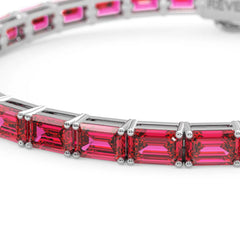 Bracelet de tennis en vermeil d'or blanc 18 carats avec rubis rose rouge de laboratoire taille émeraude