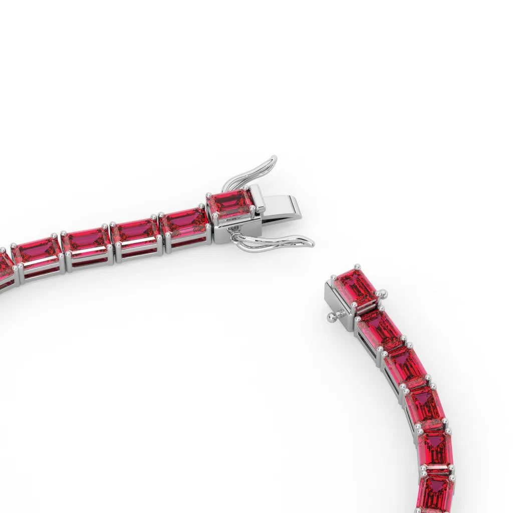 Bracelet de tennis en vermeil d'or blanc 18 carats avec rubis rose rouge de laboratoire taille émeraude
