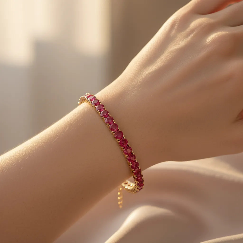 Bracelet de tennis en vermeil d'or jaune 18 carats, orné d'un rubis rose rouge de laboratoire rond de 14,7 ct.