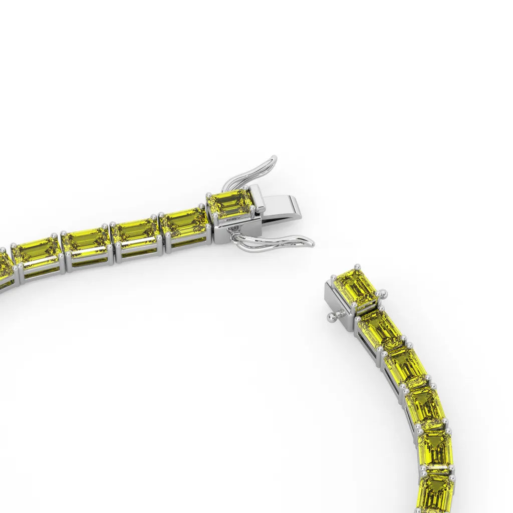 Bracelet de tennis en vermeil d'or blanc 18 carats et saphir jaune de laboratoire taille émeraude