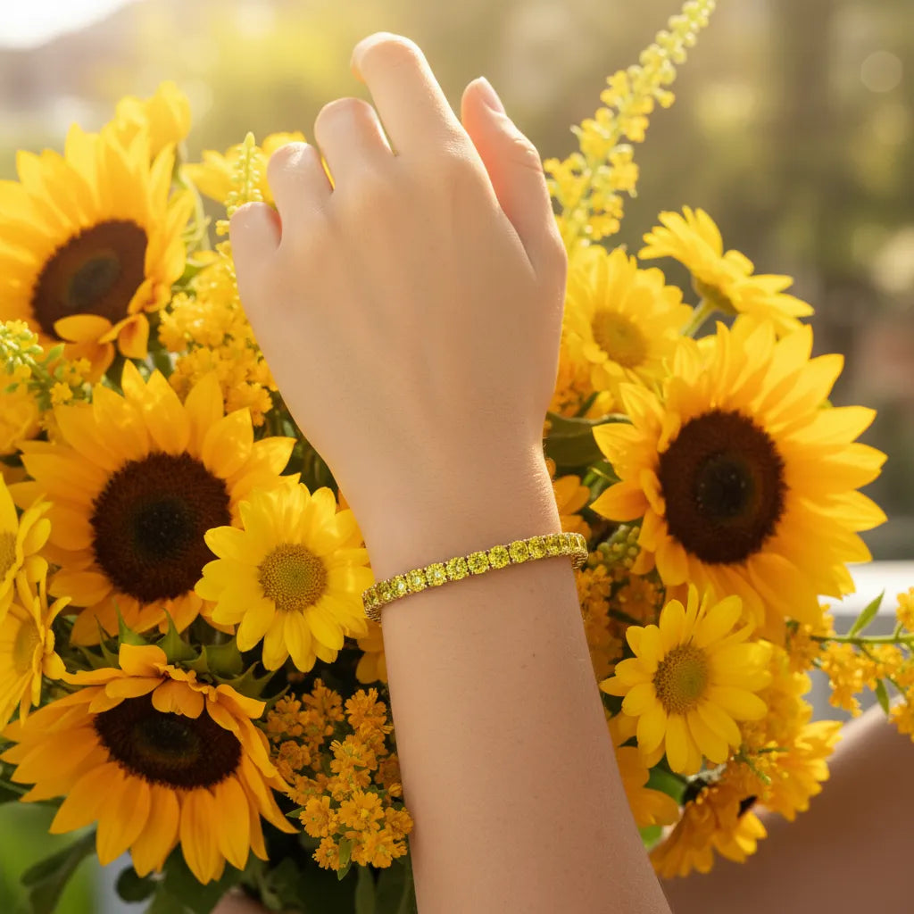 Rundes (4 mm) Tennisarmband mit gelbem Laborsaphir, 18 Karat Gelbgold-Vermeil