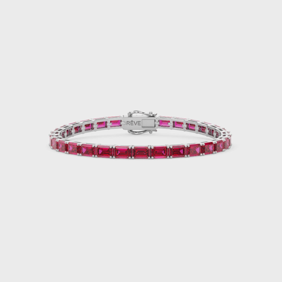 Bracelet de tennis en vermeil d'or blanc 18 carats avec rubis rose rouge de laboratoire taille émeraude